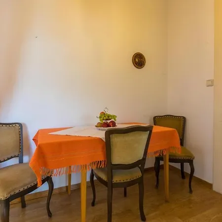 Apartment In 5569 Crikvenica